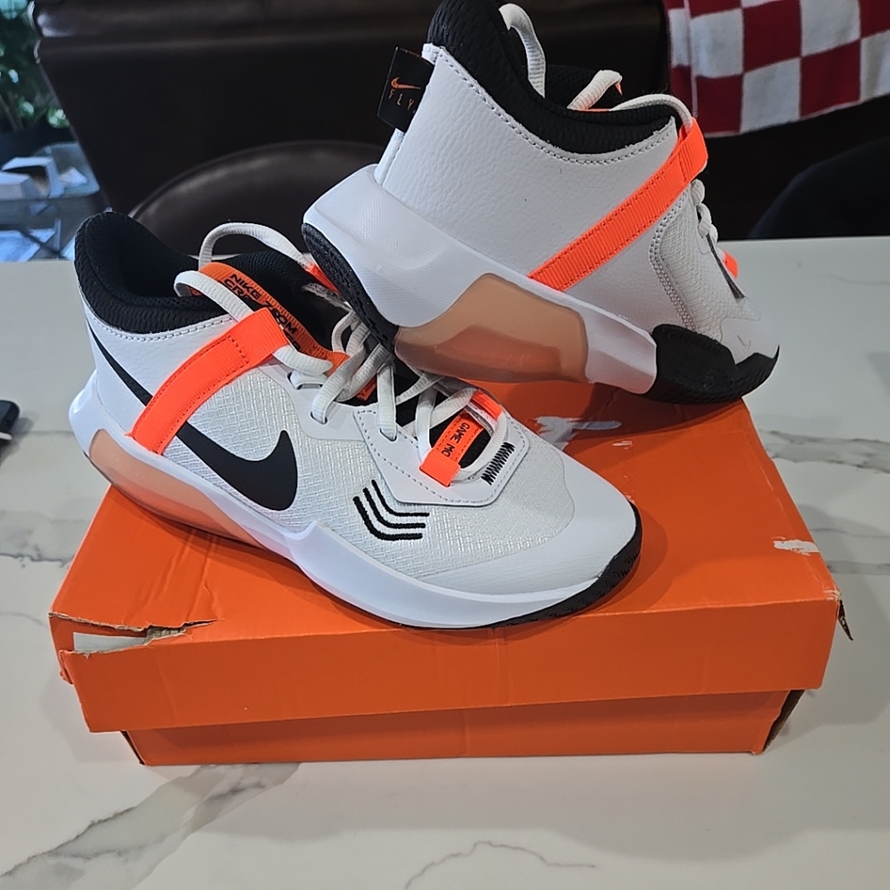 Nike Zoom Cossover GS white/ orange safety youth size 3.5 - DC5216-103